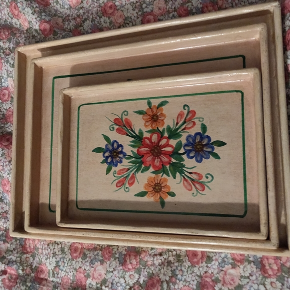 💜 Vintage Trays Hand Painted in Peru 💜 - Picture 3 of 4